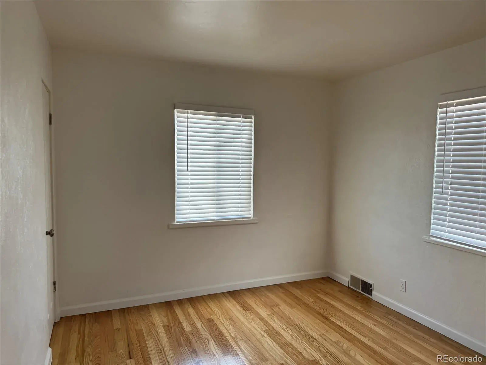 1671 Oswego Street Aurora CO 80010 MLS #REC2344482 01032026023407 1600 8