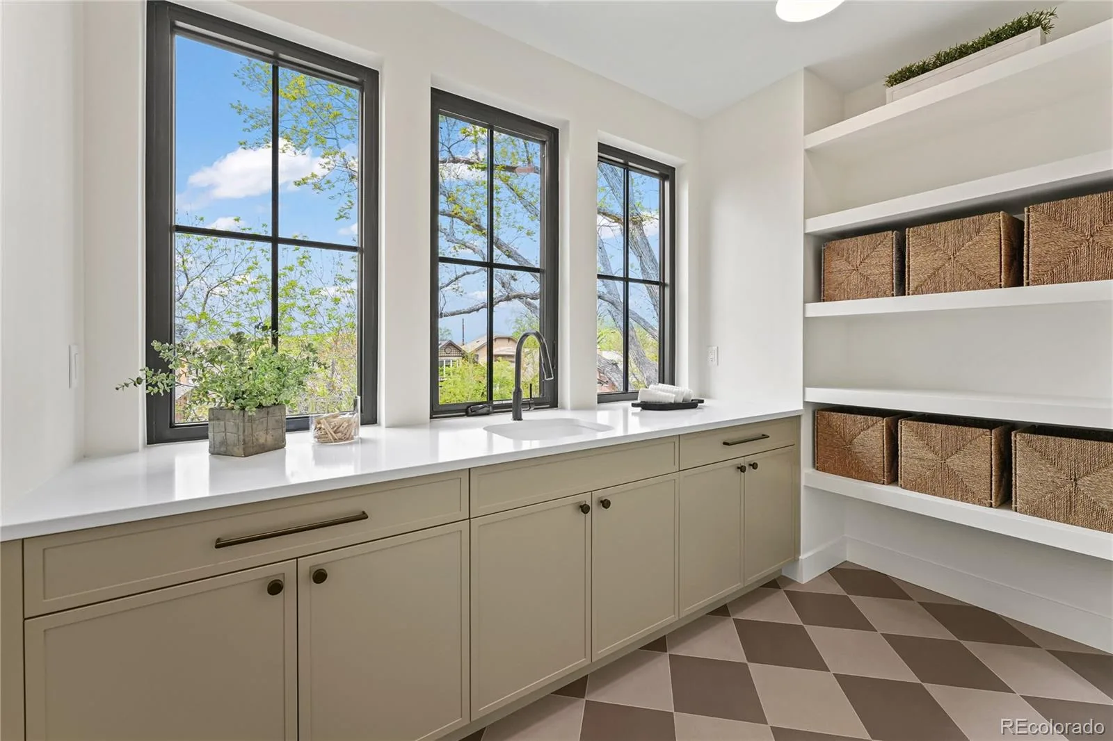 1060 S Ogden Street Denver CO 80209 MLS #REC2347005 06092026024351 1600 24
