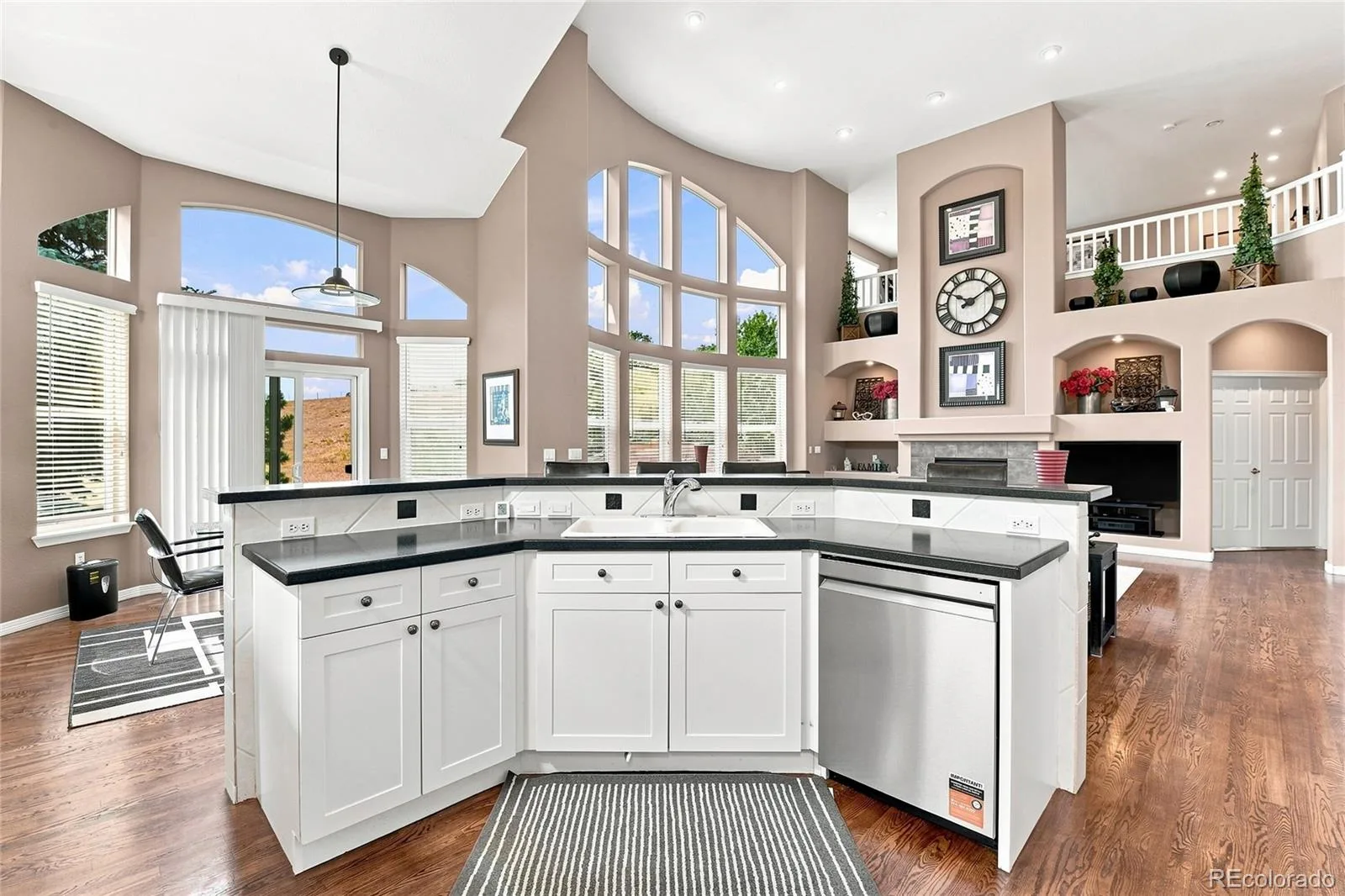 6072 Vacquero Drive Castle Rock CO 80108 | MLS #REC2347148 08112026183233 1600 10