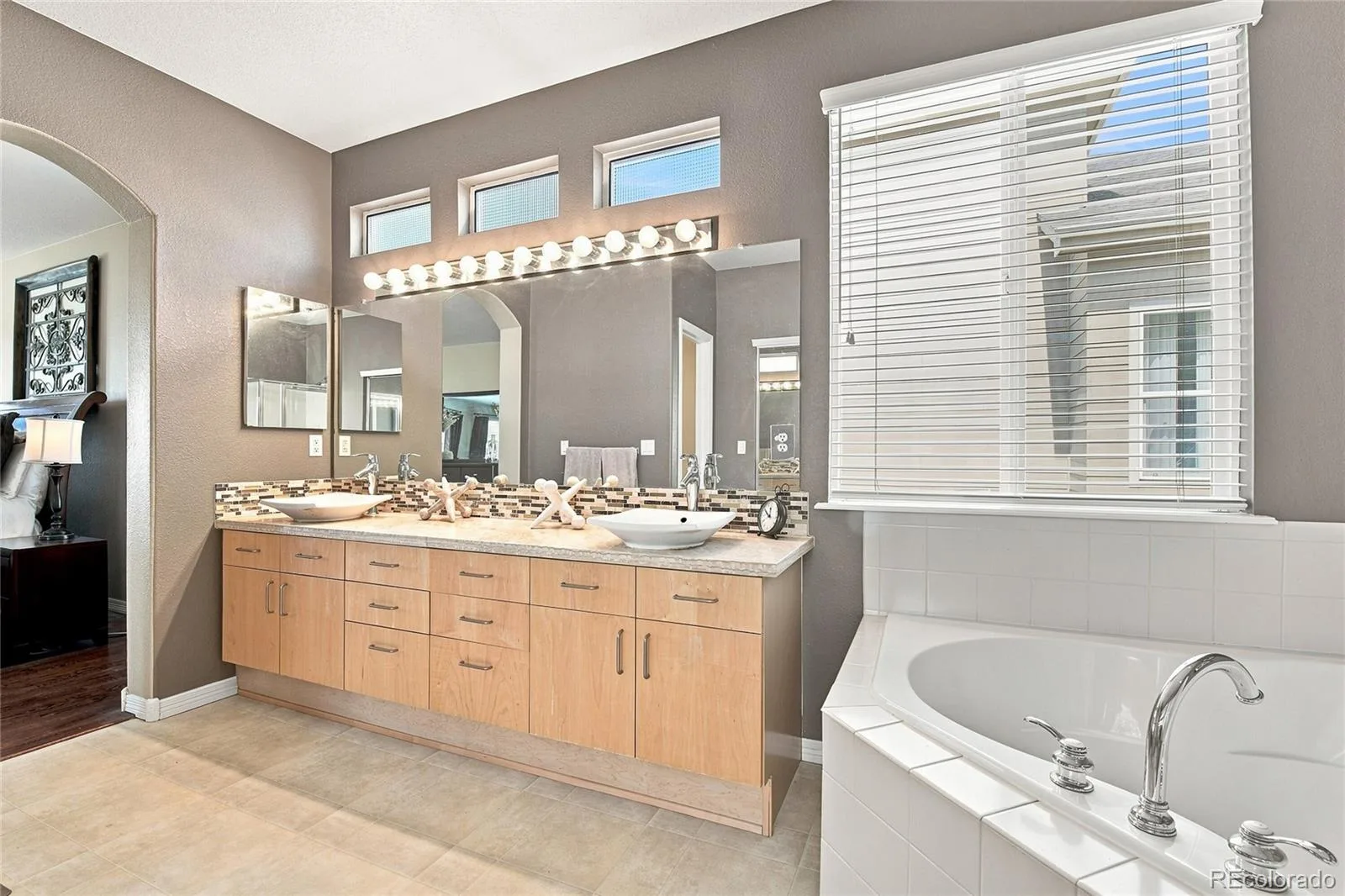 6072 Vacquero Drive Castle Rock CO 80108 | MLS #REC2347148 08112026183233 1600 16
