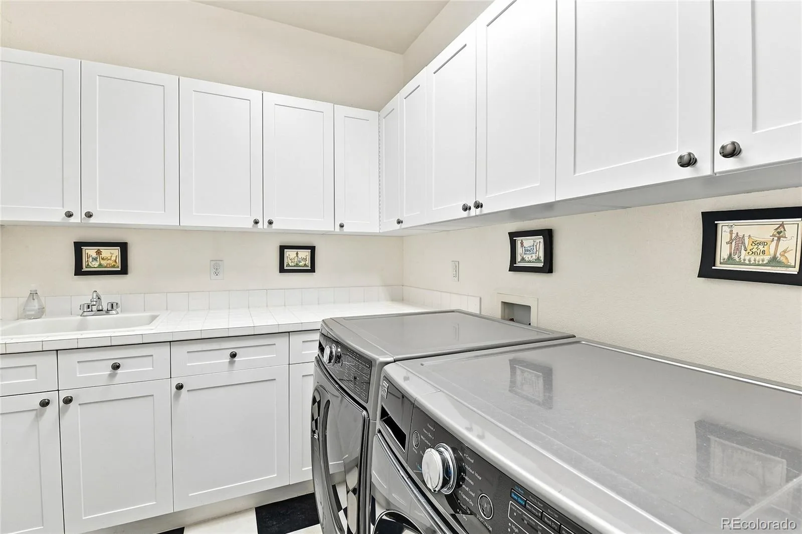 6072 Vacquero Drive Castle Rock CO 80108 | MLS #REC2347148 08112026183233 1600 33
