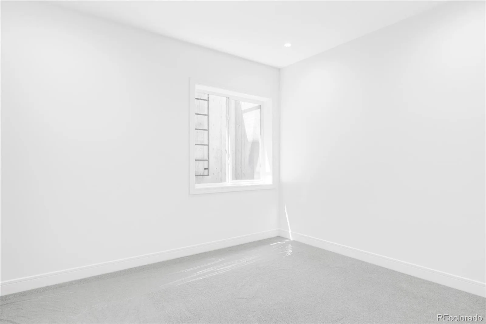 1059 S York Street Denver CO 80209 MLS #REC2347820 05292026222740 1600 37