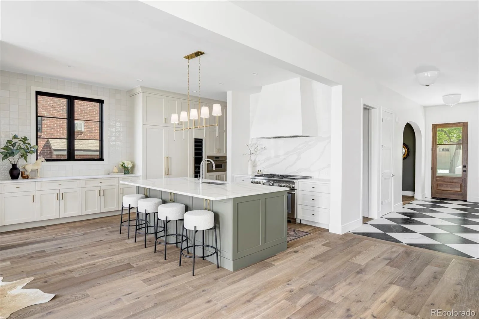 1059 S York Street Denver CO 80209 MLS #REC2347820 05292026222740 1600 4