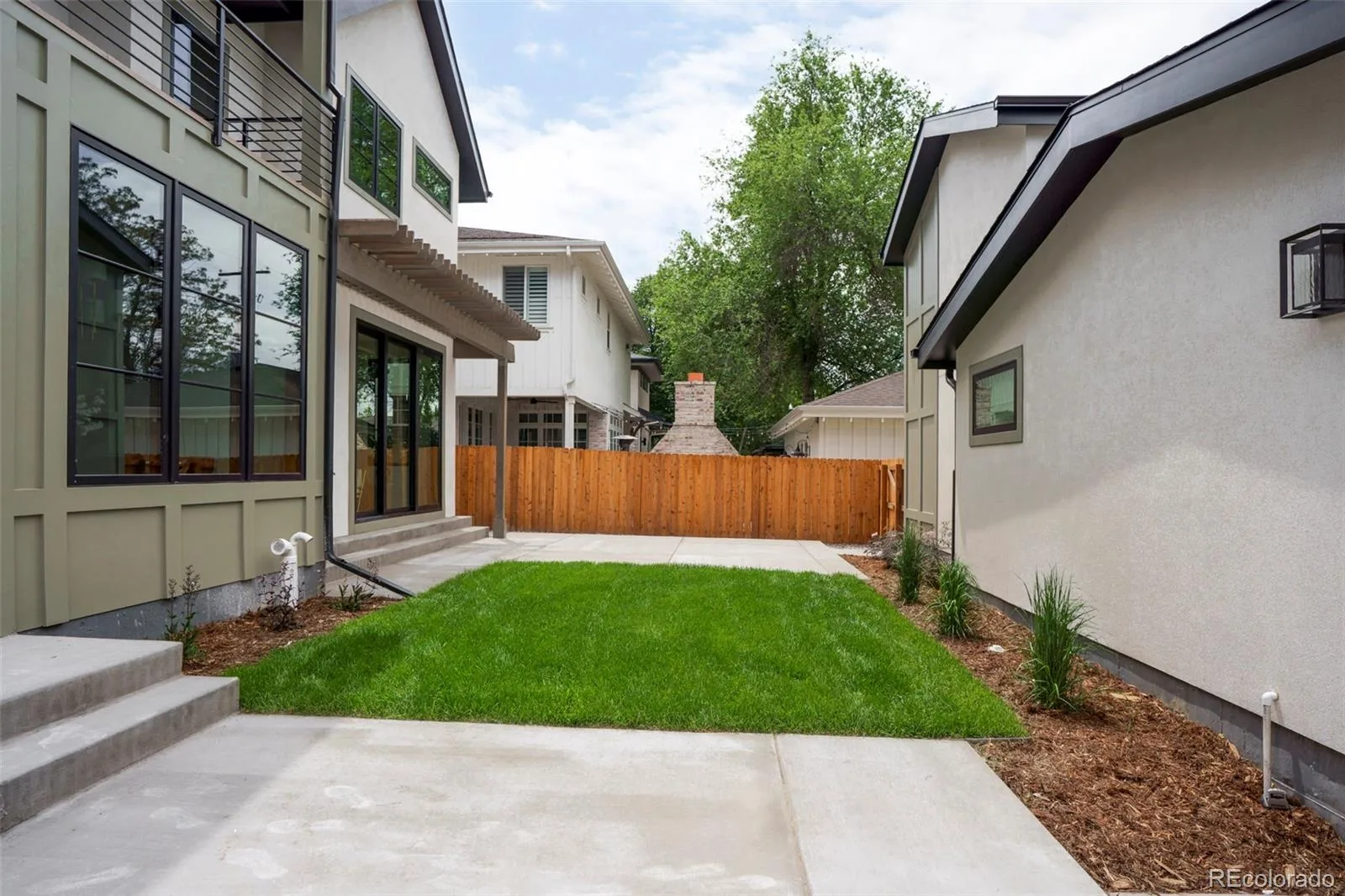 1059 S York Street Denver CO 80209 MLS #REC2347820 05292026222740 1600 42