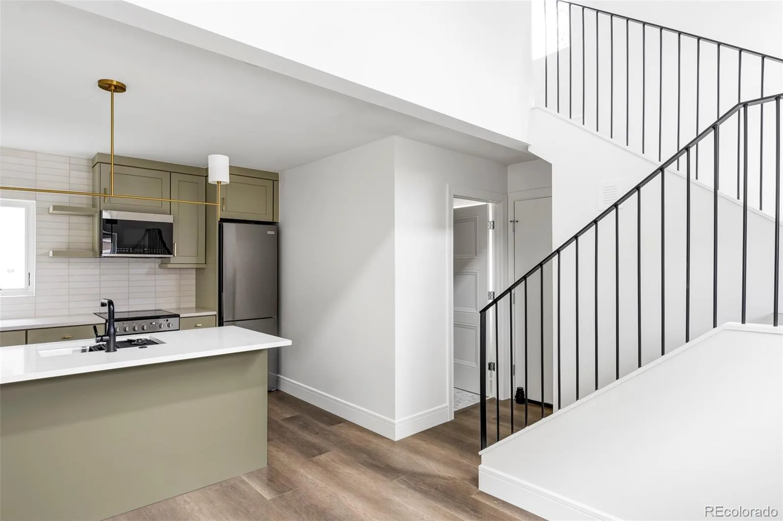 1059 S York Street Denver CO 80209 MLS #REC2347820 05292026222740 1600 44