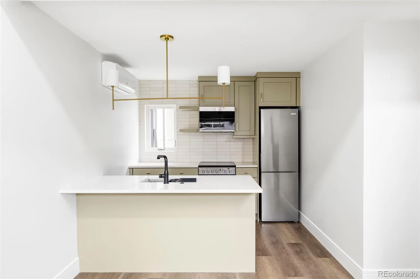 1059 S York Street Denver CO 80209 MLS #REC2347820 05292026222740 1600 45