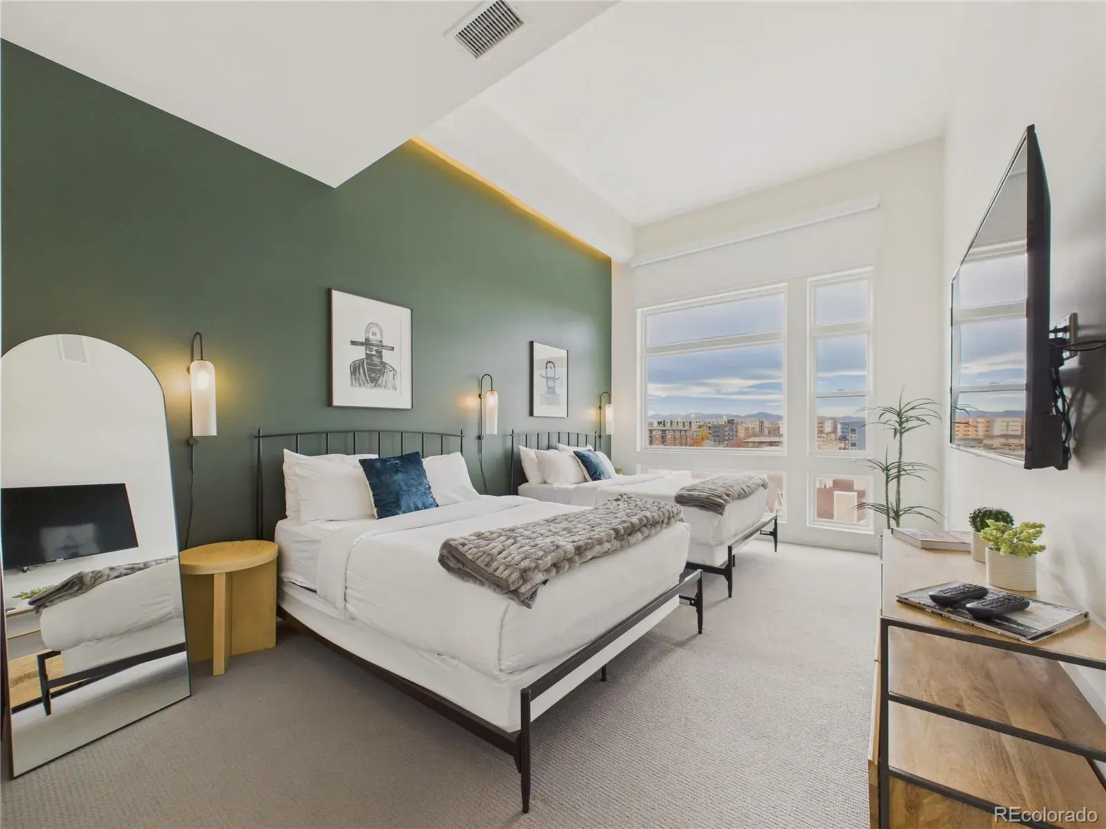 11212025022255 1600 30