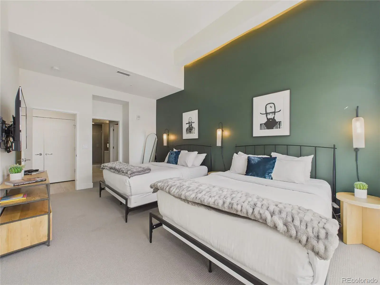 11212025022255 1600 31