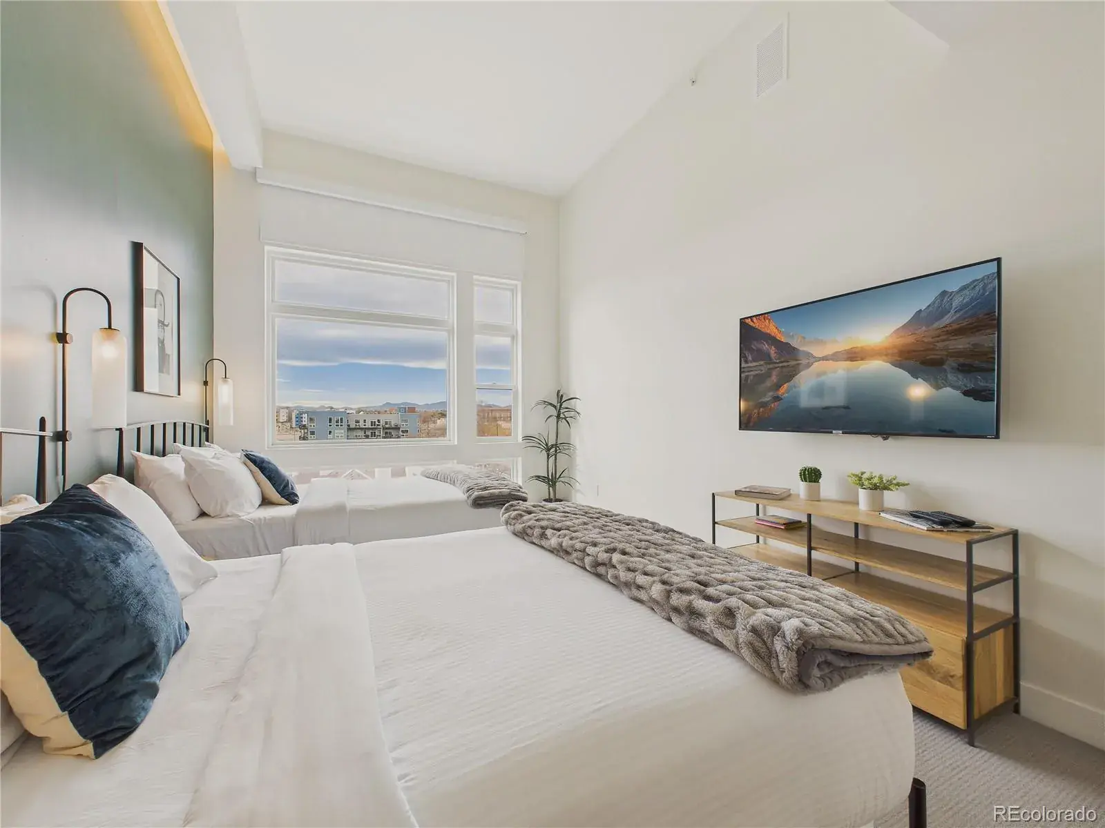 11212025022255 1600 33