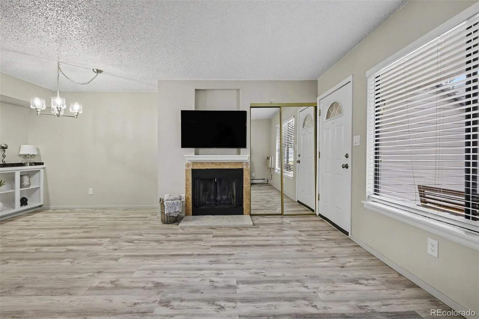 532 Oakwood Drive #D101 Castle Rock CO 80104 | MLS #REC2355808 07162026184717 1600 3