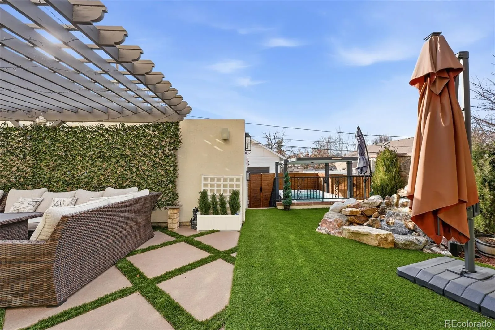 03122026233157 1600 40