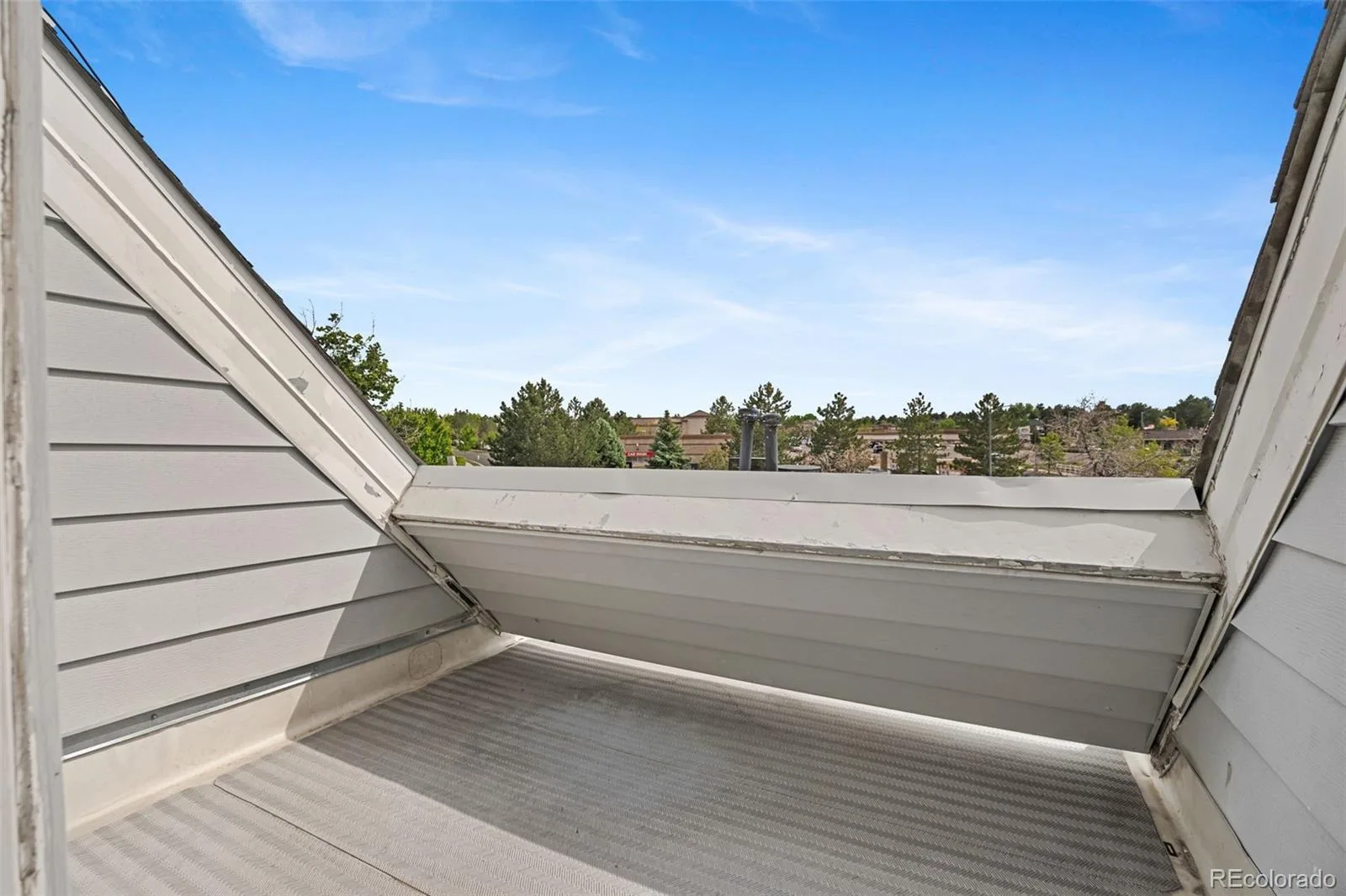 17094 E Tennessee Drive #213 Aurora CO 80017 MLS #REC2360503 06012026185405 1600 22