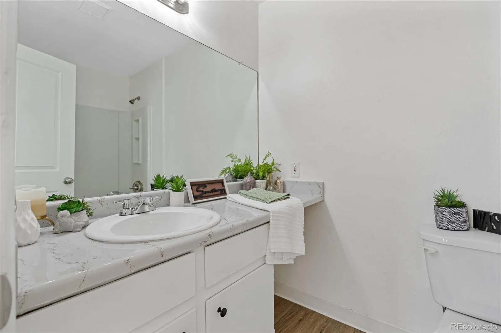 17094 E Tennessee Drive #213 Aurora CO 80017 MLS #REC2360503 06012026185405 1600 23