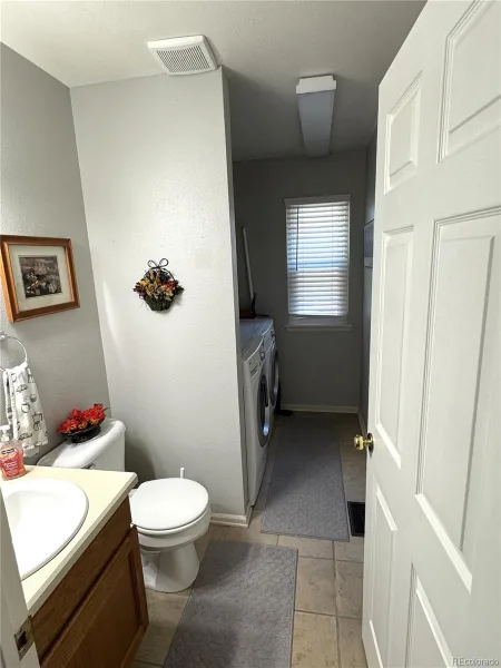 18937 E Crestridge Circle Aurora CO 80015 | MLS #REC2364675 08052026181411 800 5