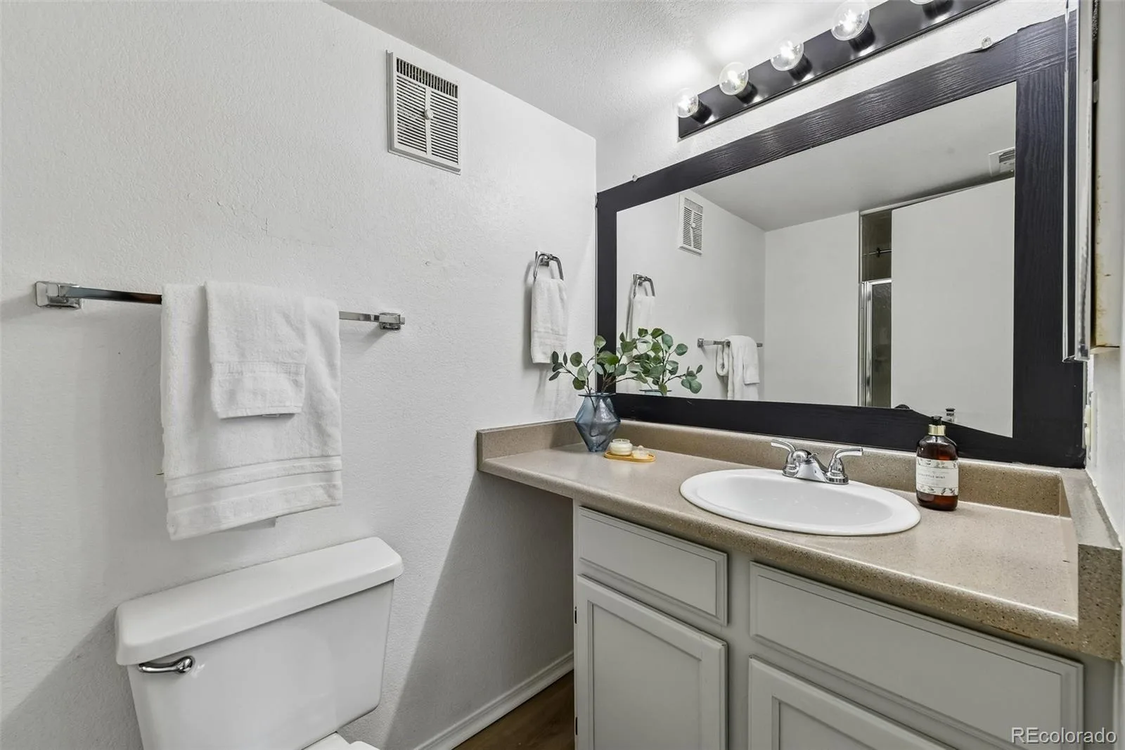 1075 S Elkhart Way #202 Aurora CO 80012 | MLS #REC2369473 07062026201739 1600 11