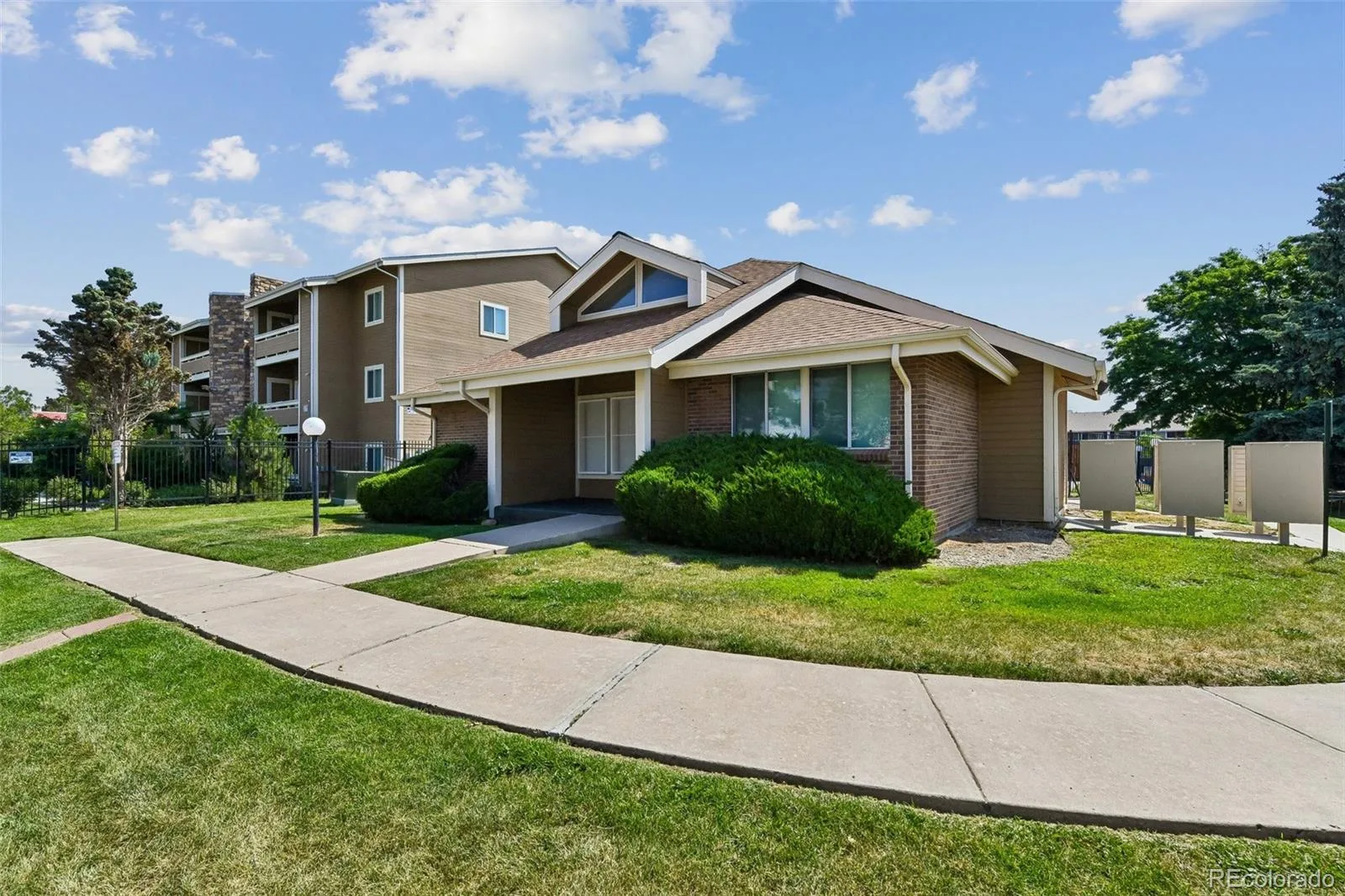 1075 S Elkhart Way #202 Aurora CO 80012 | MLS #REC2369473 07062026201739 1600 22