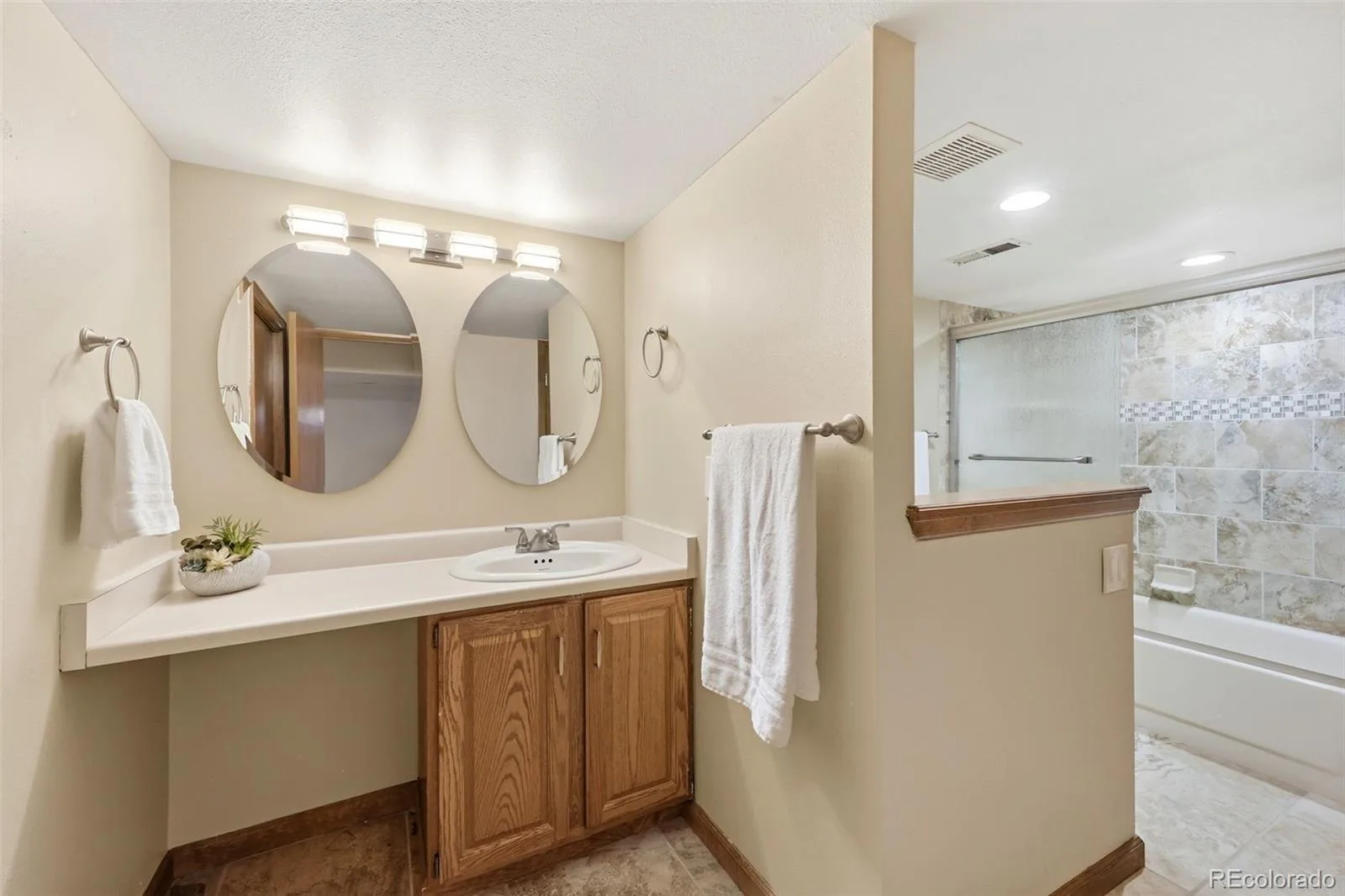 9342 Cornell Circle Littleton CO 80130 | MLS #REC2373555 08062026204947 1600 28