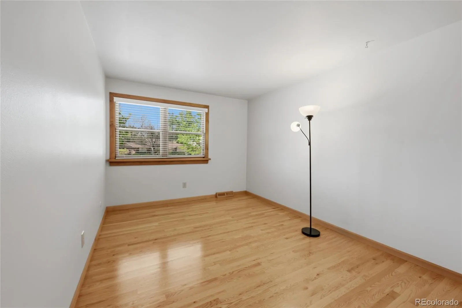 2688 S Macon Court Aurora CO 80014 MLS #REC2374199 05122026190006 1600 17