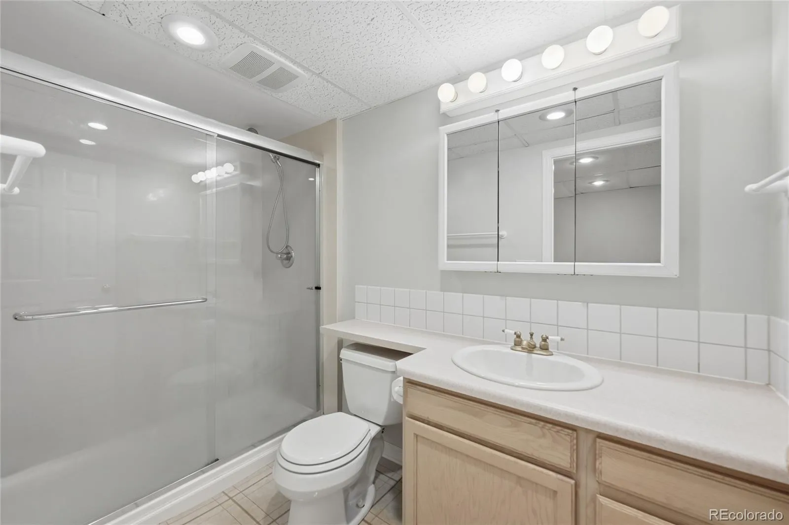 2688 S Macon Court Aurora CO 80014 MLS #REC2374199 05122026190006 1600 19