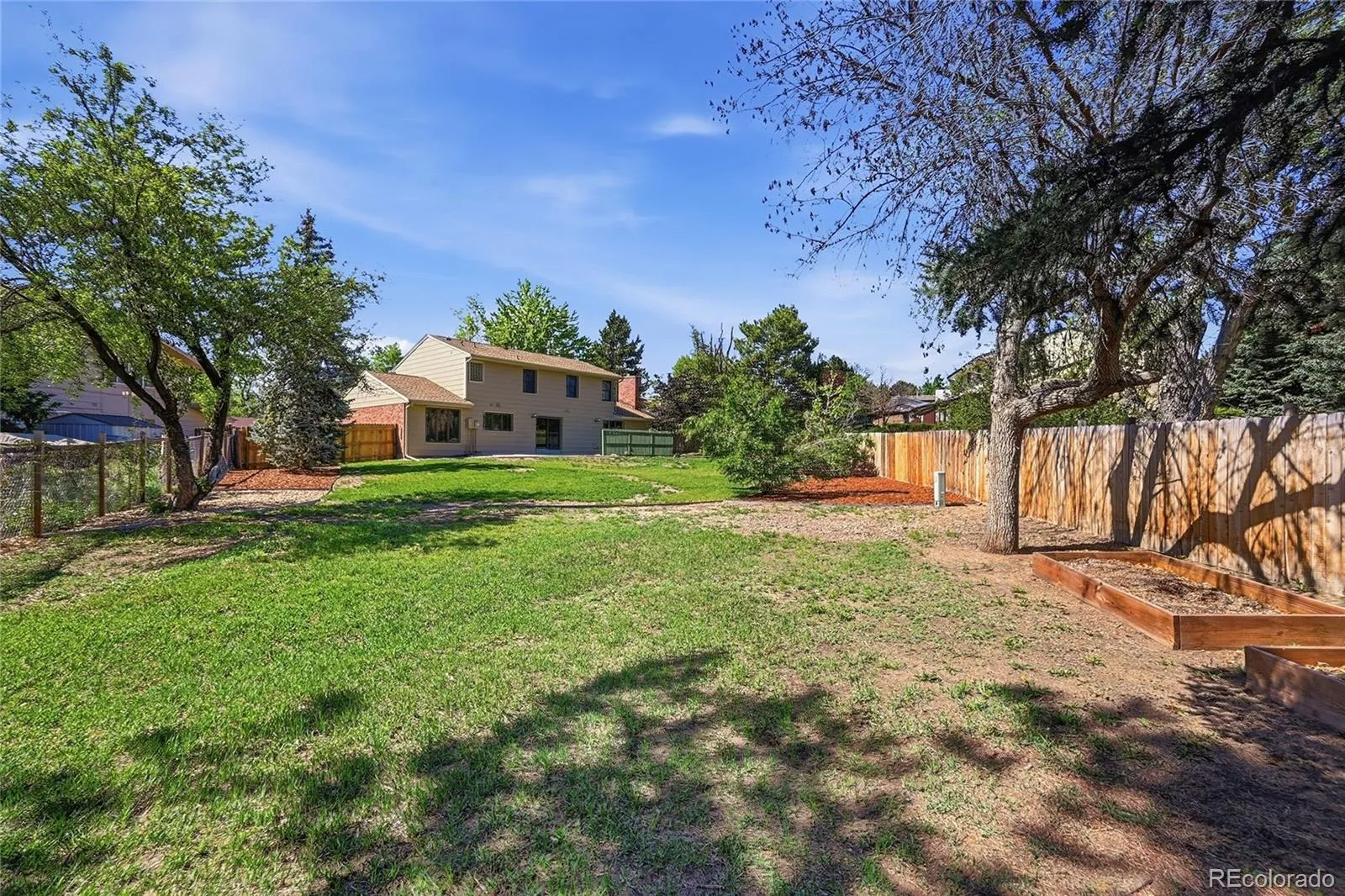 2688 S Macon Court Aurora CO 80014 MLS #REC2374199 05122026190006 1600 26
