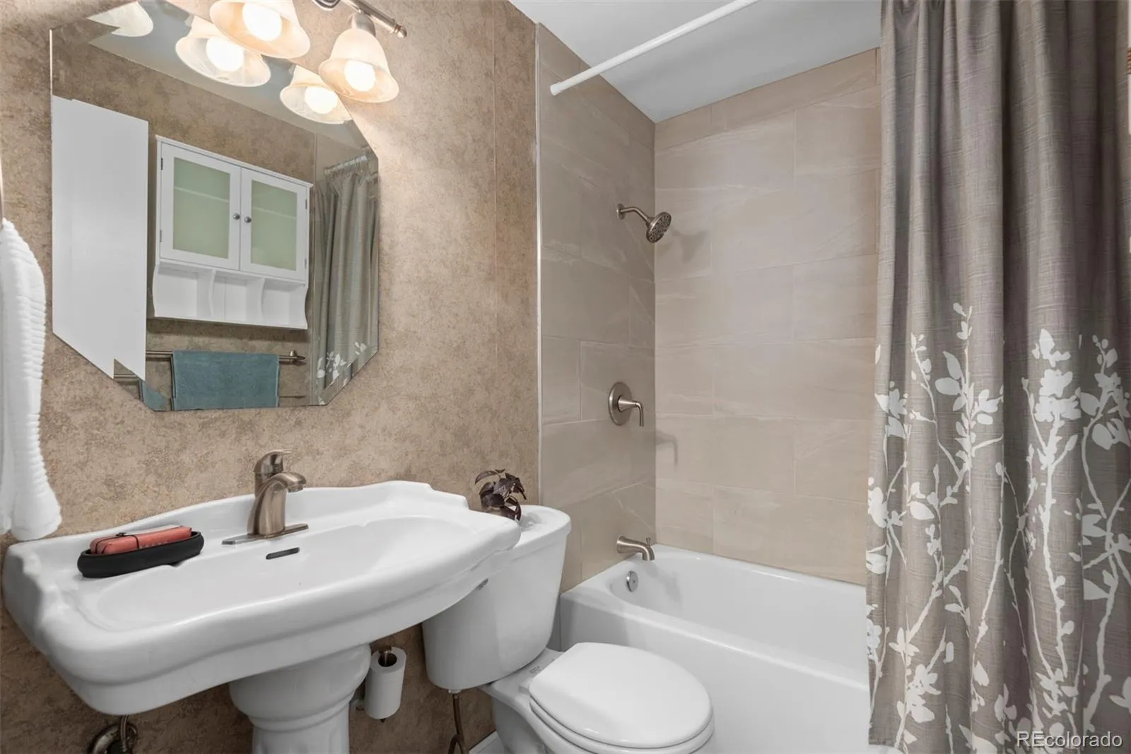 04042026160111 1600 11