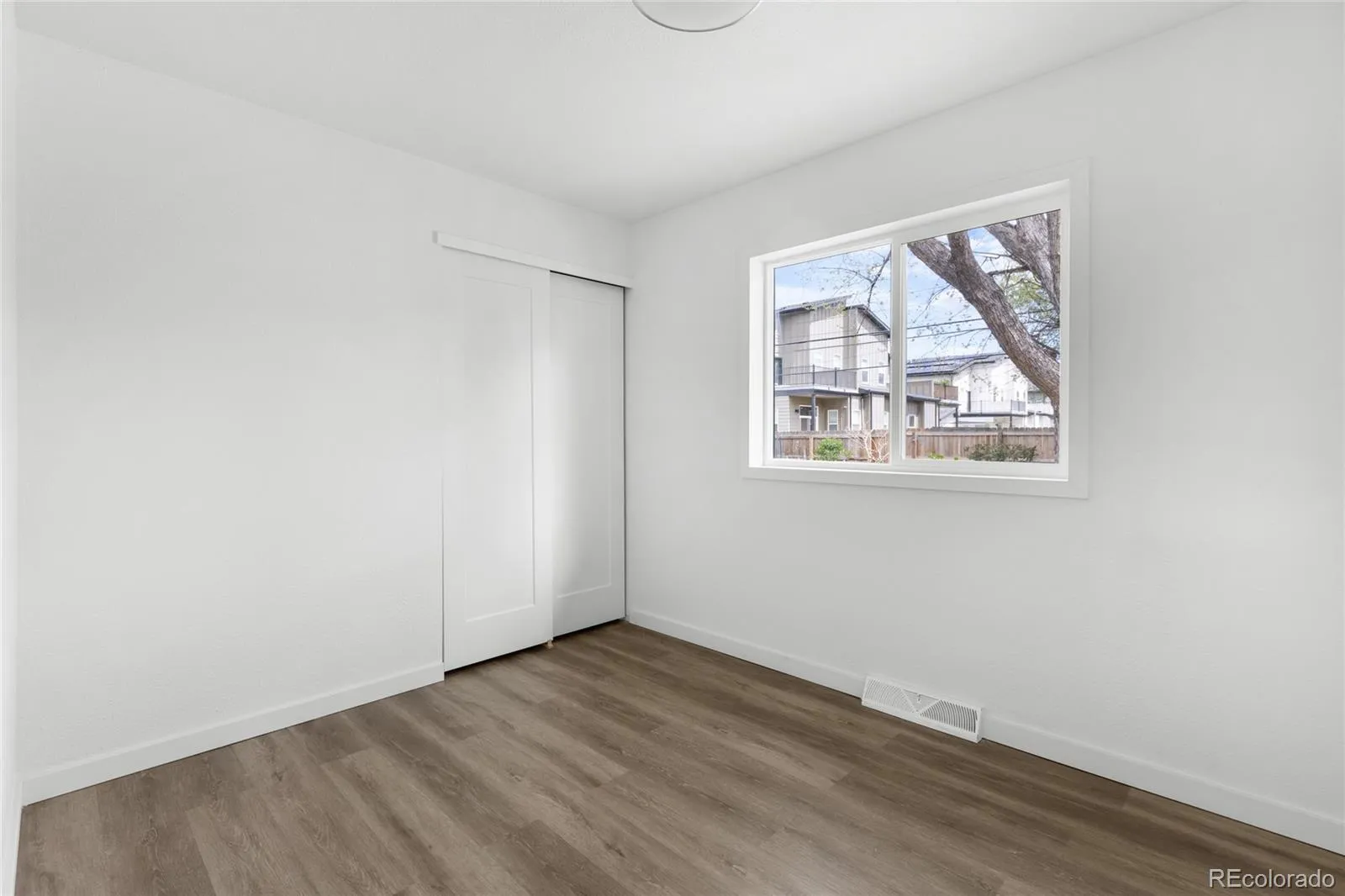 4950 Estes Court Arvada CO 80002 MLS #REC2376011 04242026225320 1600 8
