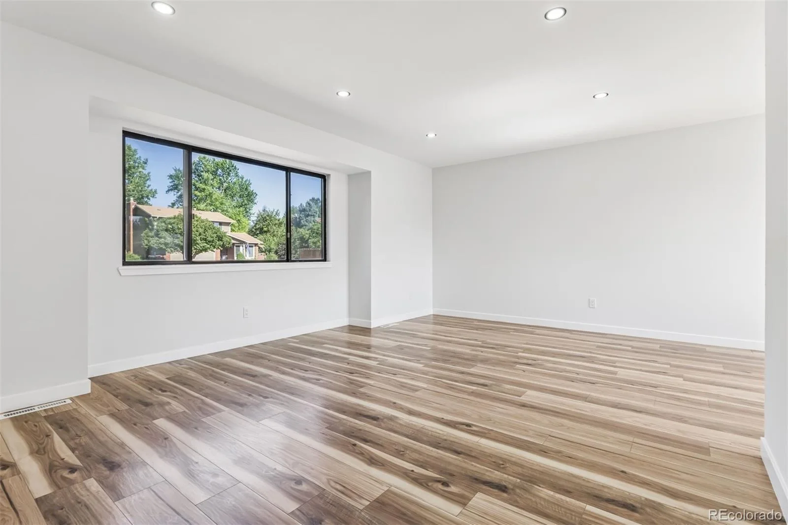 7351 S Marion Street Centennial CO 80122 MLS #REC2381377 06102026044240 1600 13