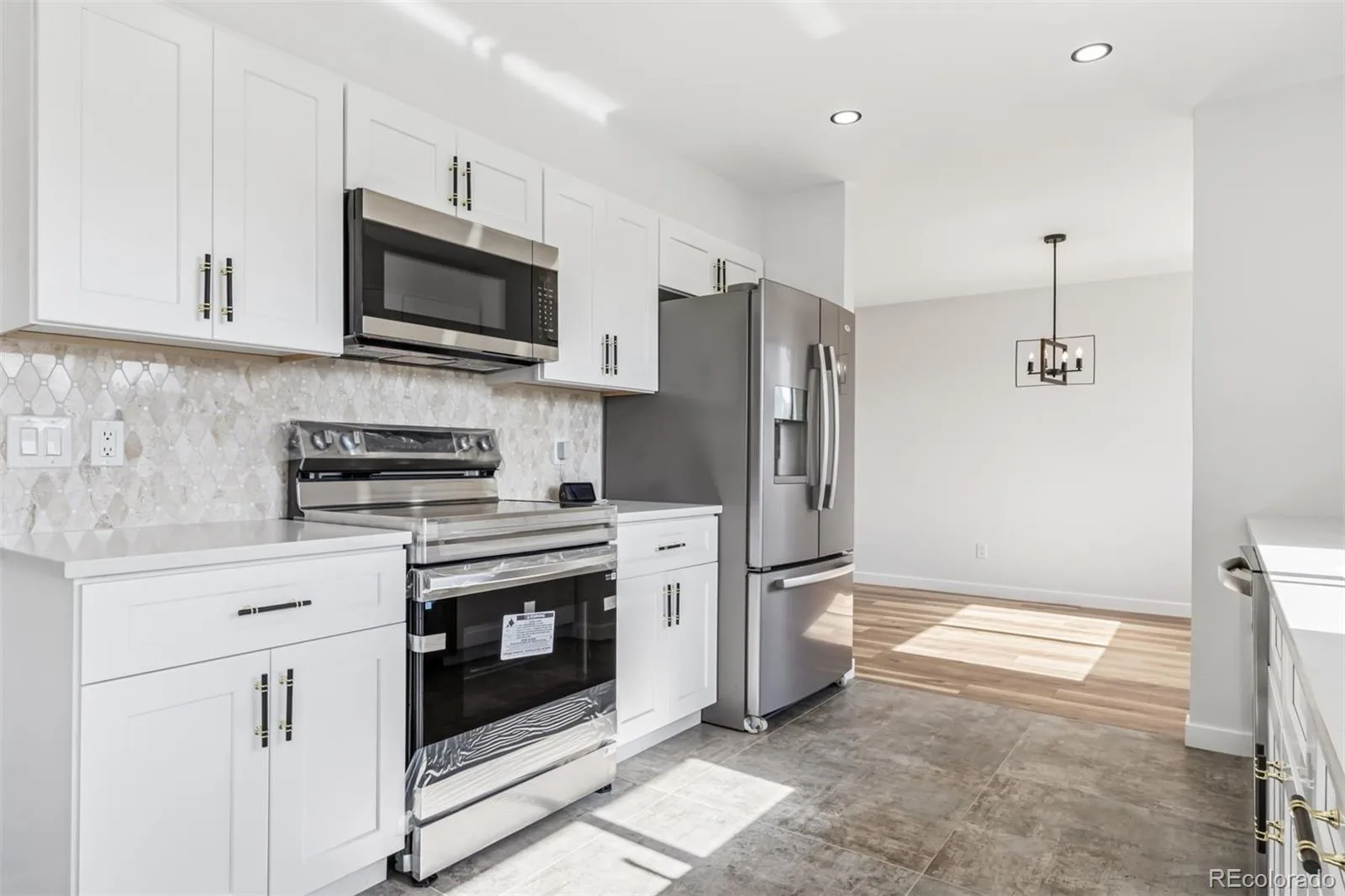 7351 S Marion Street Centennial CO 80122 MLS #REC2381377 06102026044240 1600 15