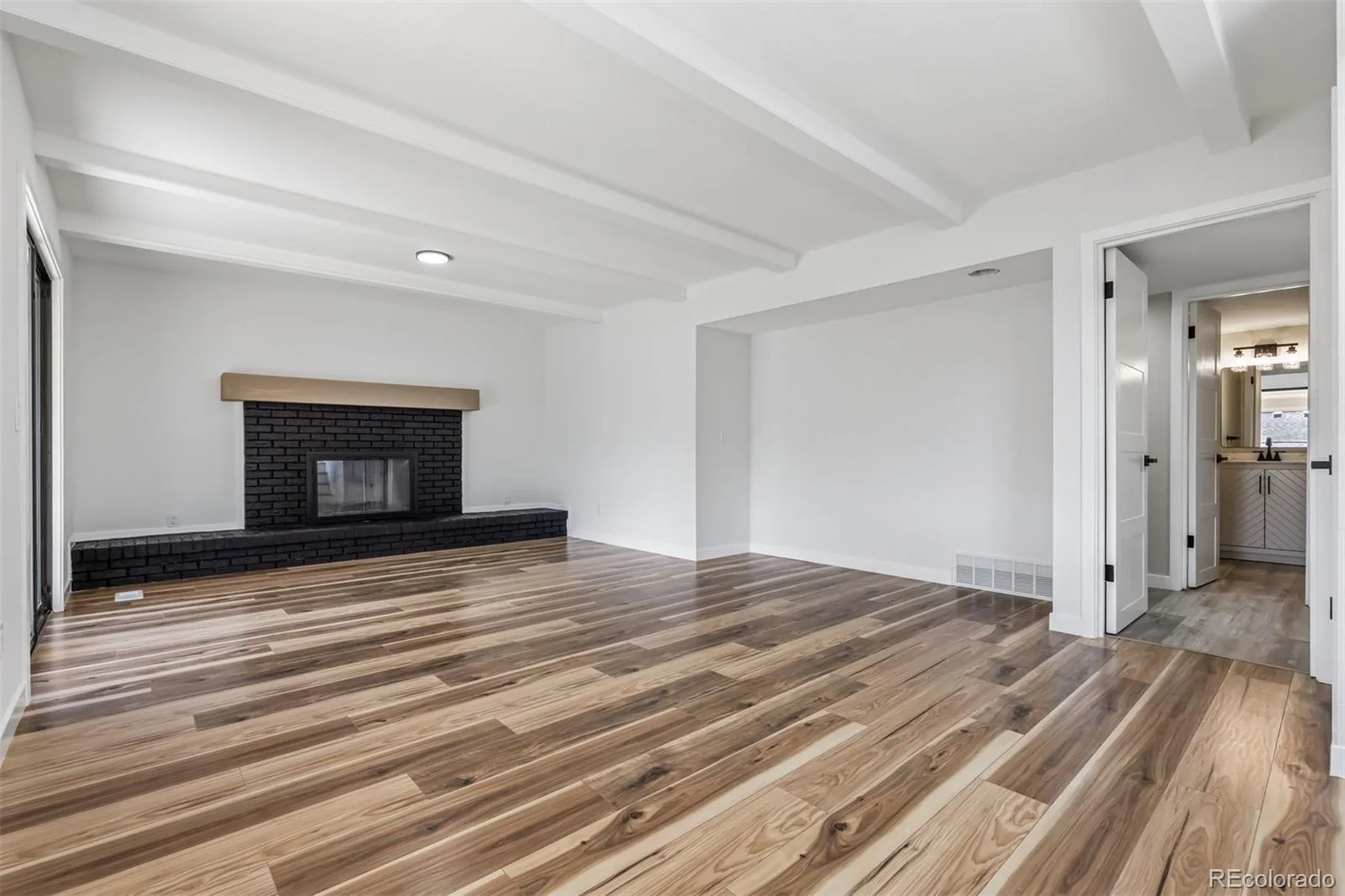 7351 S Marion Street Centennial CO 80122 MLS #REC2381377 06102026044240 1600 18