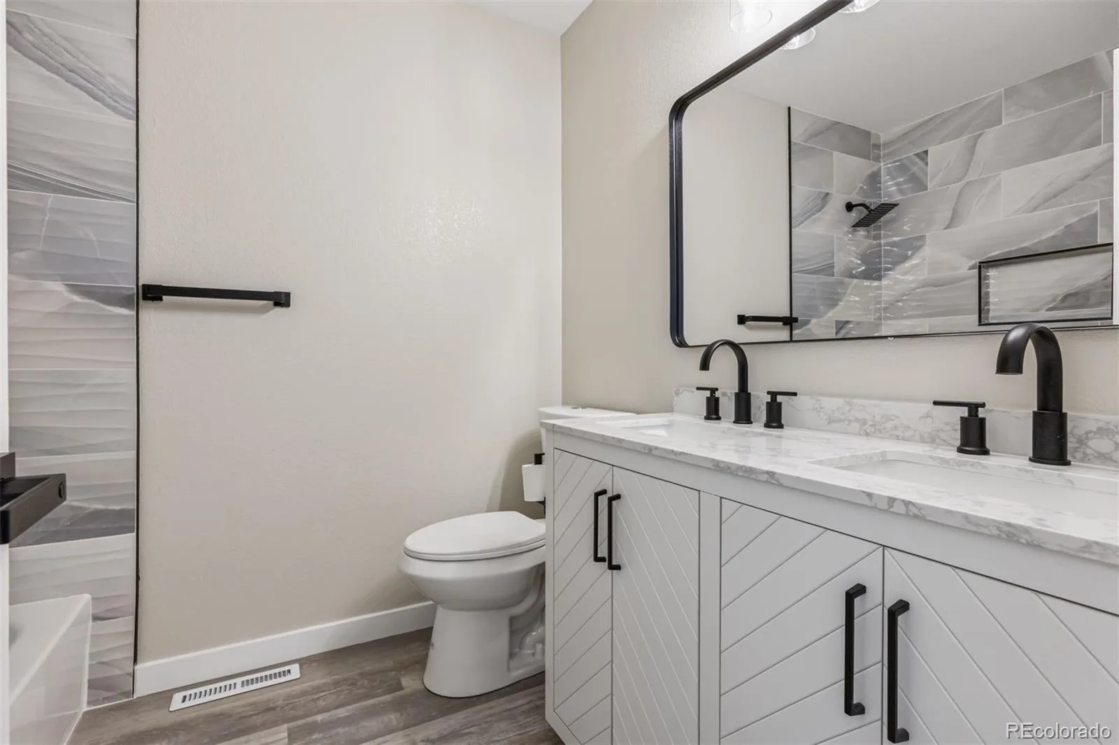 7351 S Marion Street Centennial CO 80122 MLS #REC2381377 06102026044240 1600 23