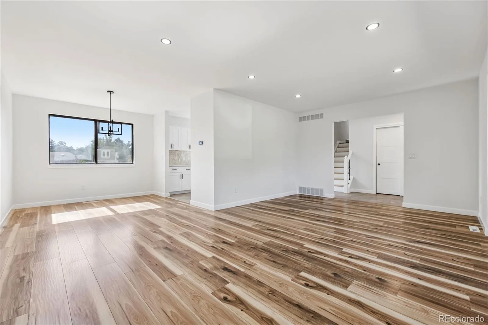 7351 S Marion Street Centennial CO 80122 MLS #REC2381377 06102026044240 1600 9
