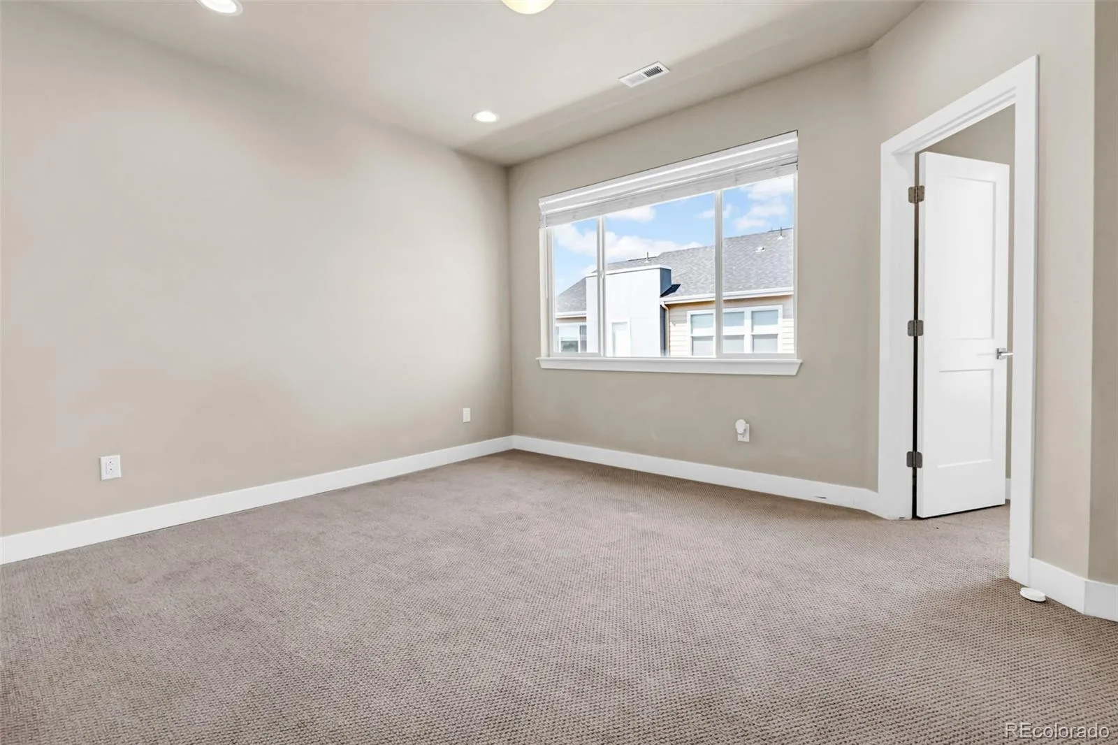 6741 S Tempe Court Aurora CO 80016 | MLS #REC2382661 08082026003028 1600 15