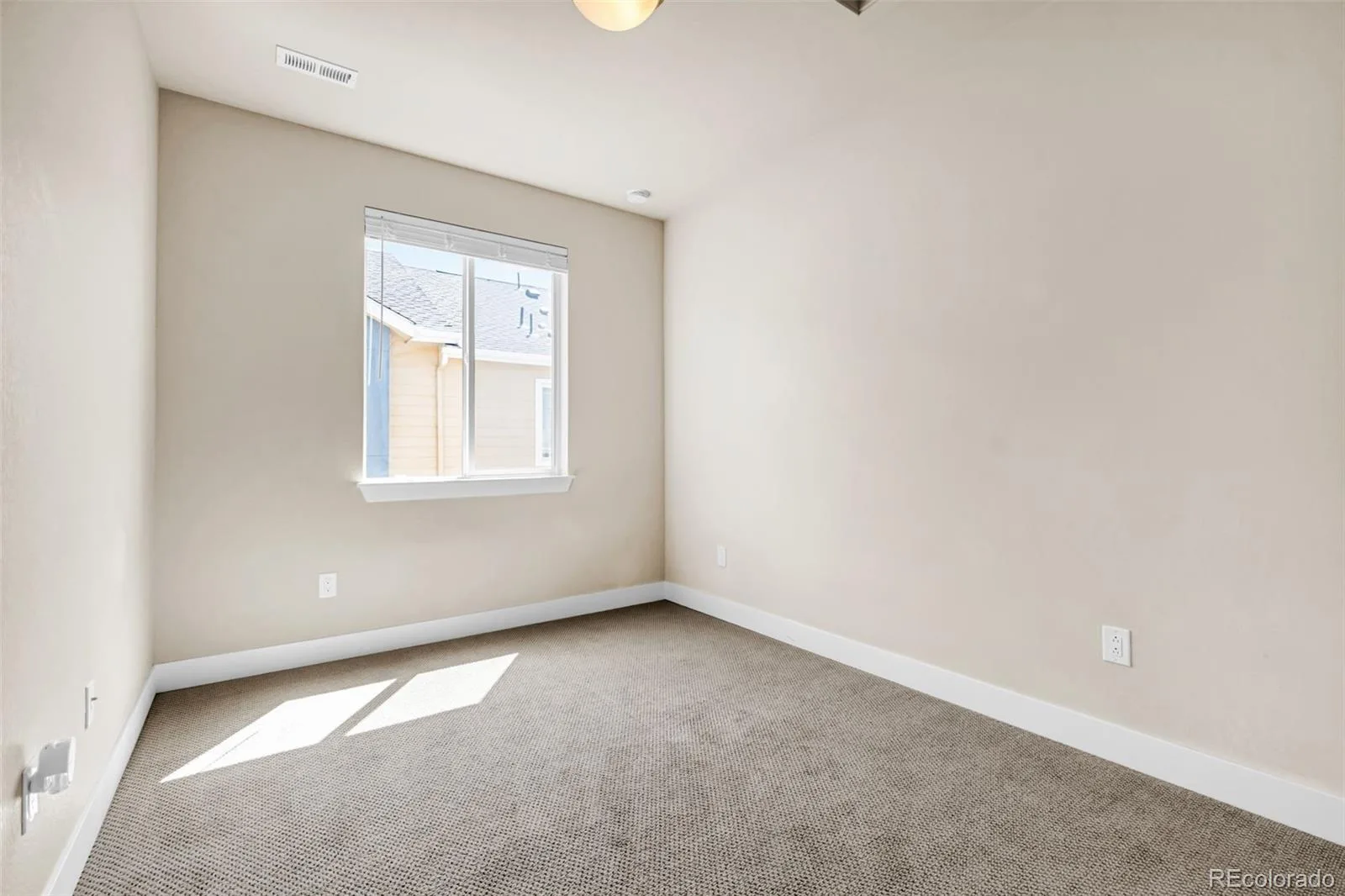 6741 S Tempe Court Aurora CO 80016 | MLS #REC2382661 08082026003028 1600 20