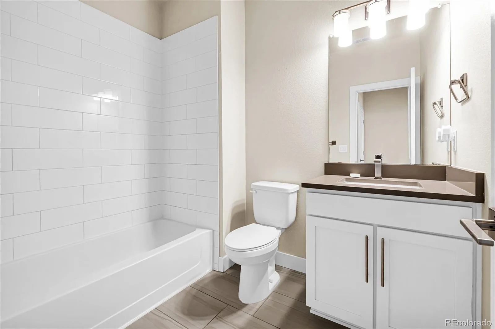 6741 S Tempe Court Aurora CO 80016 | MLS #REC2382661 08082026003028 1600 21