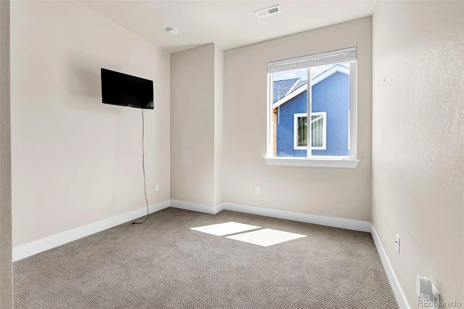 6741 S Tempe Court Aurora CO 80016 | MLS #REC2382661 08082026003028 1600 22