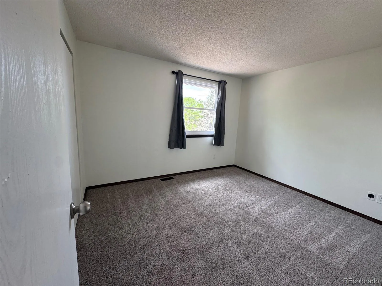 19727 E Oxford Drive Aurora CO 80013 | MLS #REC2383075 08272026232700 1600 19