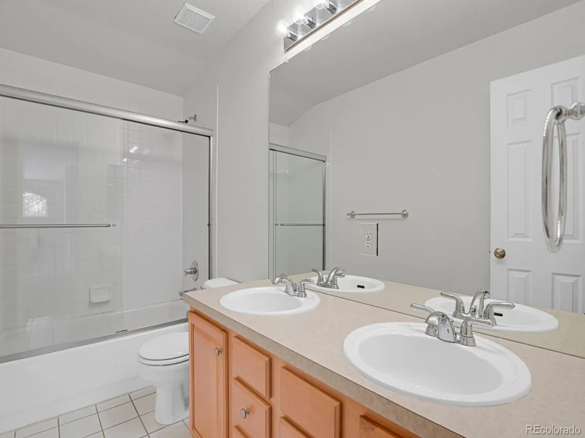 18129 E Caley Circle Aurora CO 80016 | MLS #REC2383813 09262026162041 1200 32