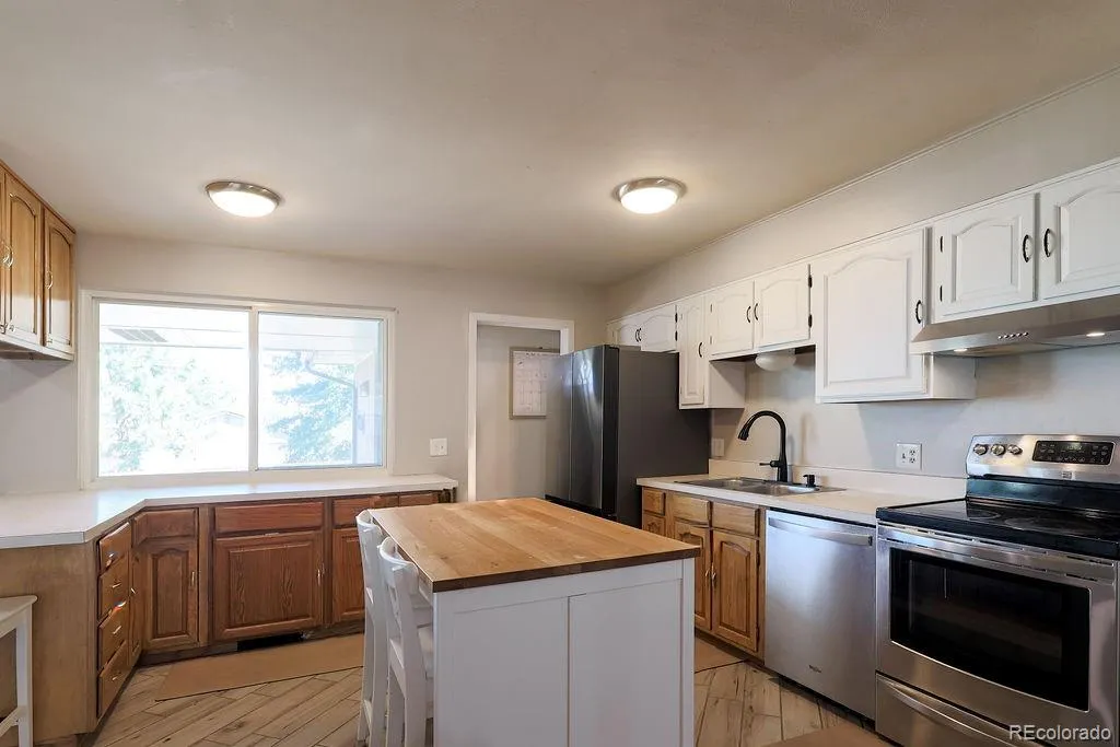 11349 E Bails Place Aurora CO 80012 MLS #REC2385008 05122026190011 1024 5