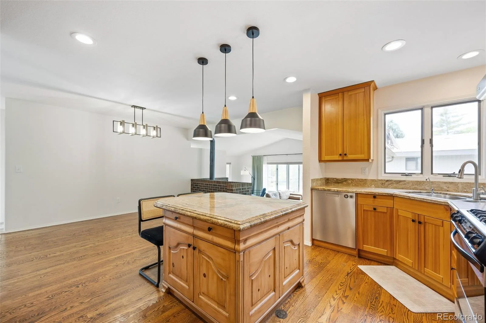 5411 Manitou Road Littleton CO 80123 MLS #REC2386428 06022026211632 1600 6