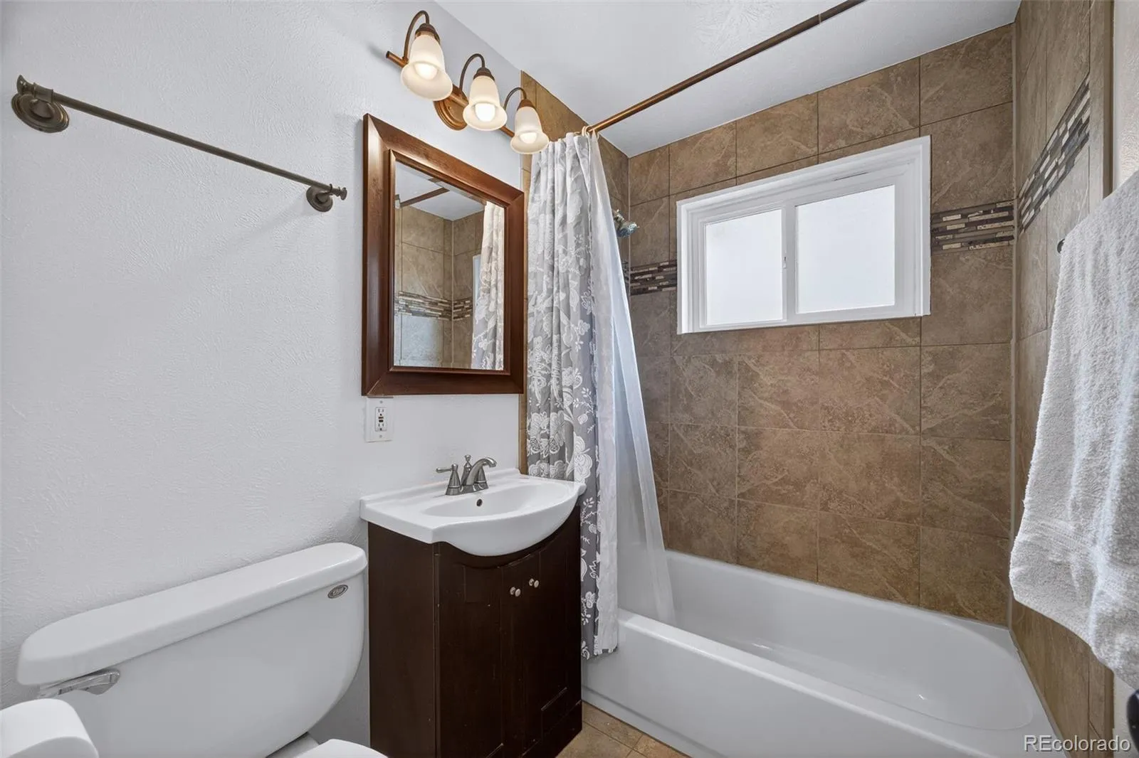 04032026180518 1600 19