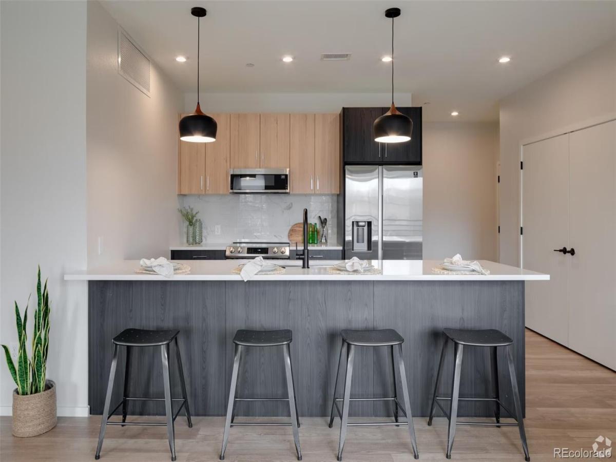 2049 S Columbine #302 Denver CO 80219 | MLS #REC2393587 MLS #REC2393587 image #0