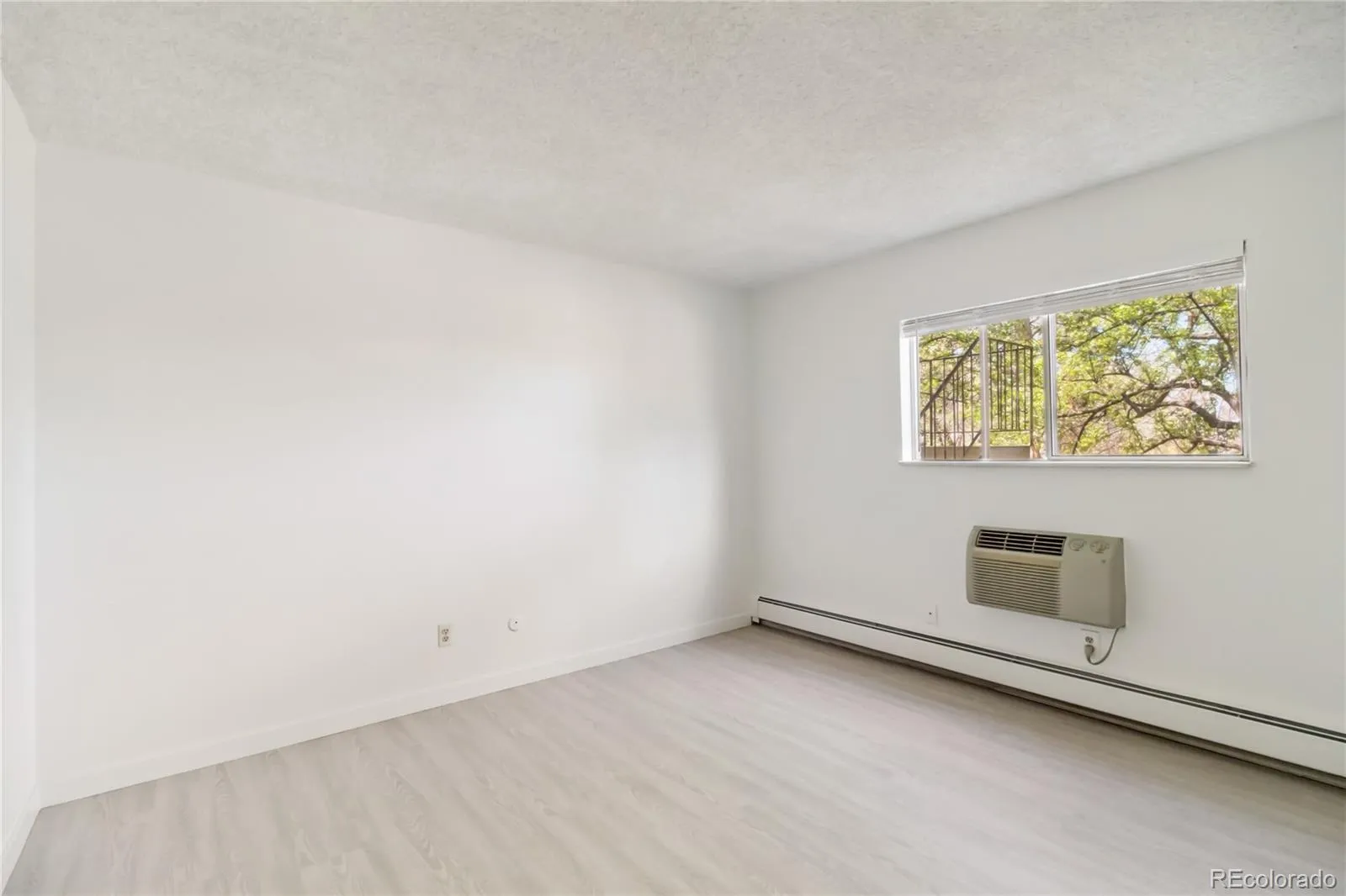 04162026212259 1600 23