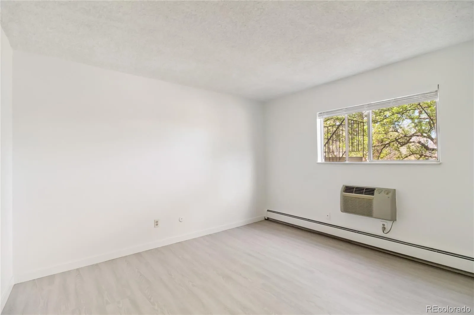 3470 S Poplar Street #102 Denver CO 80224 MLS #REC2396450 06242026225339 1600 23
