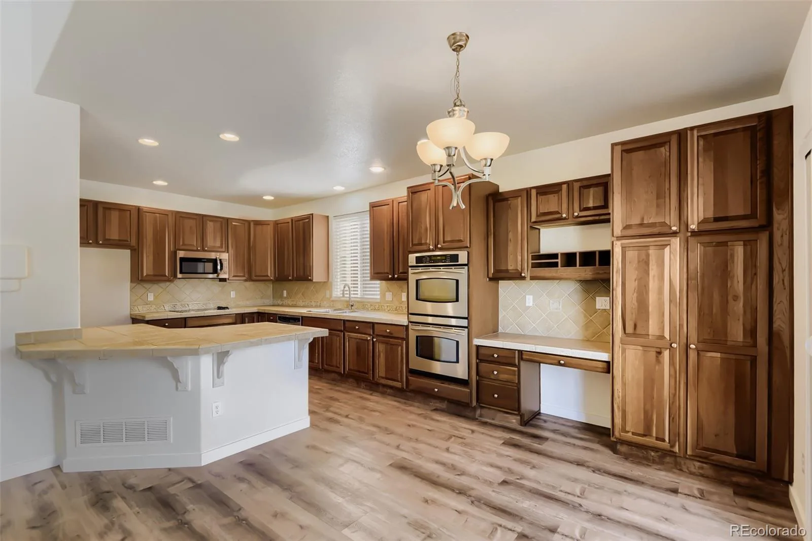 10805 Hickory Ridge Street Highlands Ranch CO 80126 | MLS #REC2399154 07242026234552 1600 14