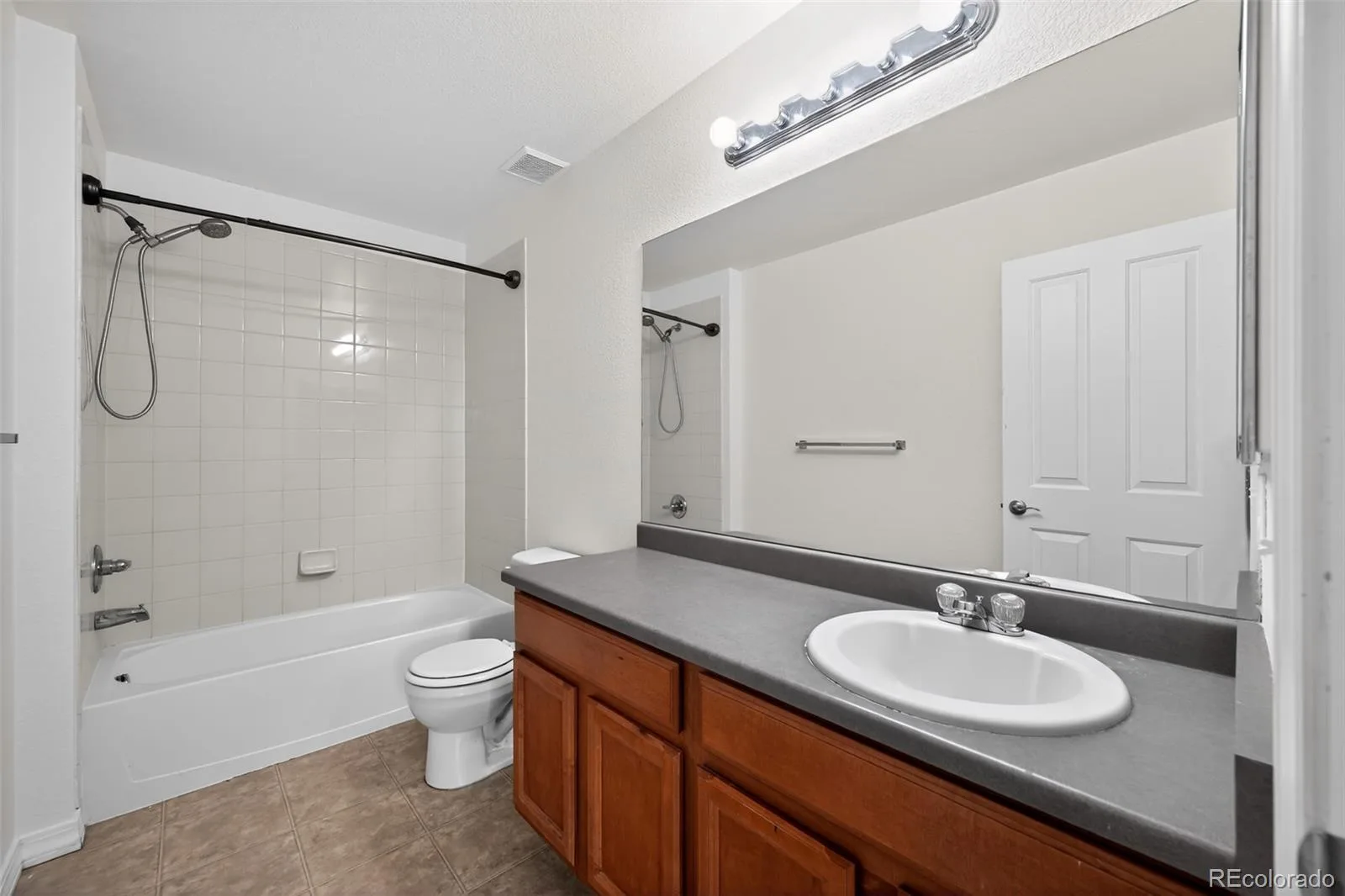 2501 Cutters Circle #102 Castle Rock CO 80108 | MLS #REC2401020 08082026003033 1600 21