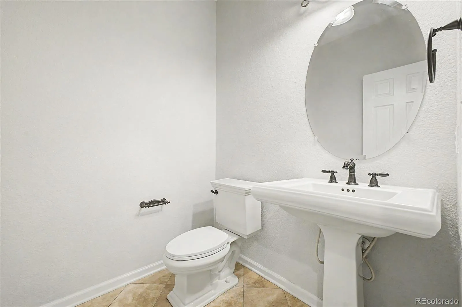 16131 E Lake Drive Aurora CO 80016 MLS #REC2401187 04242026143739 1600 18