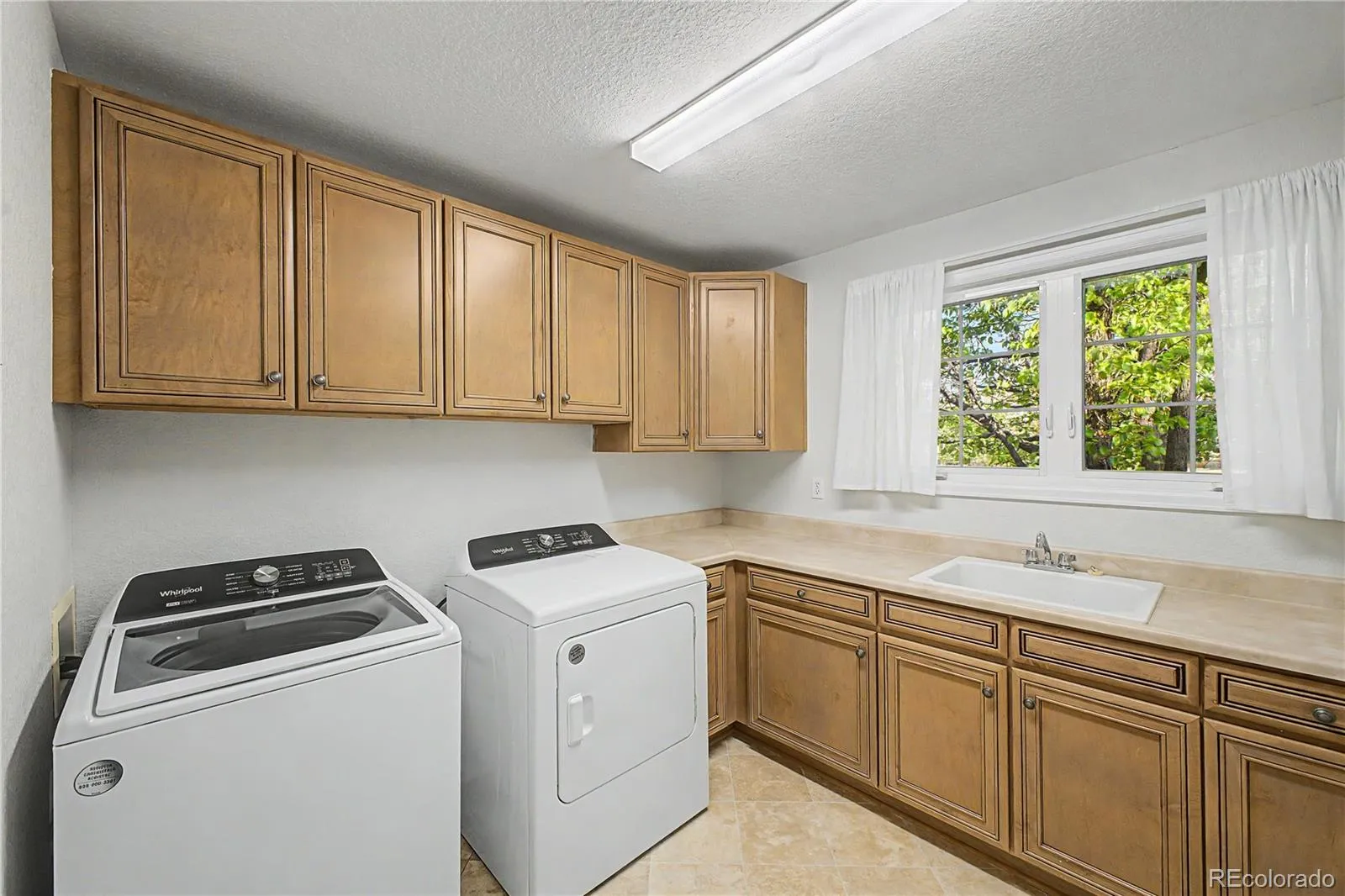 16131 E Lake Drive Aurora CO 80016 MLS #REC2401187 04242026143739 1600 19