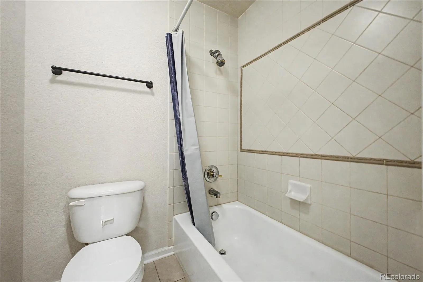 16131 E Lake Drive Aurora CO 80016 MLS #REC2401187 04242026143739 1600 36
