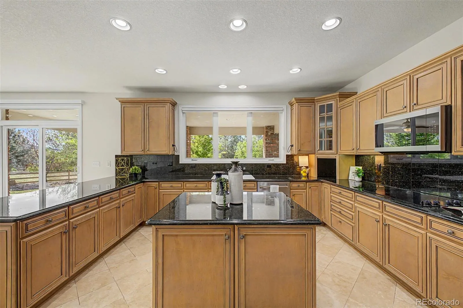 16131 E Lake Drive Aurora CO 80016 MLS #REC2401187 04242026143739 1600 4