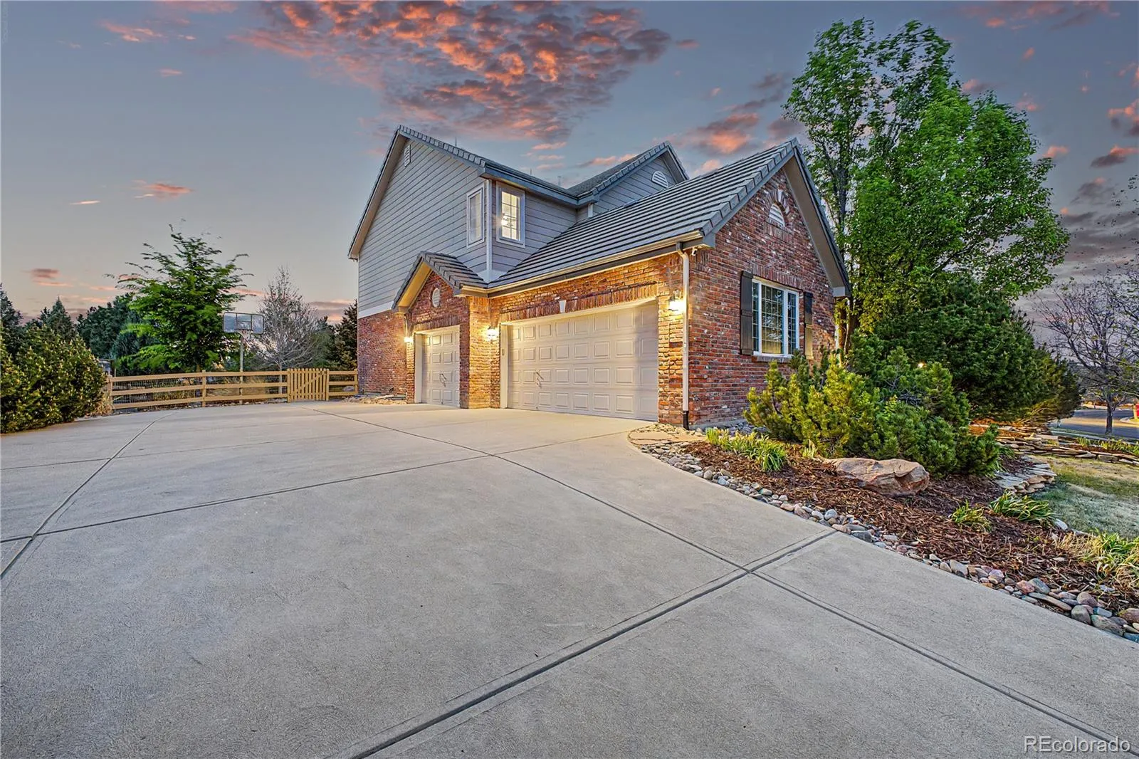 16131 E Lake Drive Aurora CO 80016 MLS #REC2401187 04242026143739 1600 40